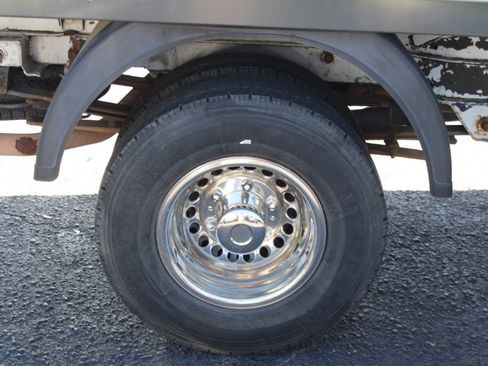 Used 2015 Freightliner Sprinter 3500 RWD image 8
