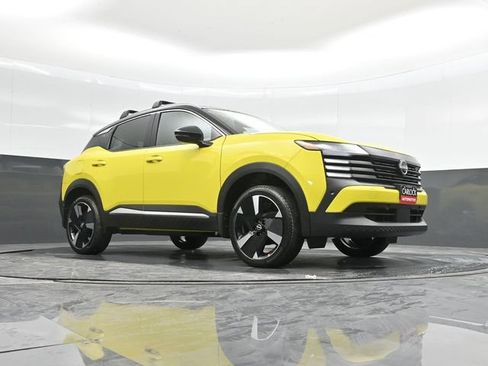 Used 2025 Nissan Kicks SR FWD image 31