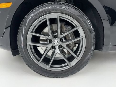 Certified 2023 Porsche Macan Turbo AWD/4WD image 32