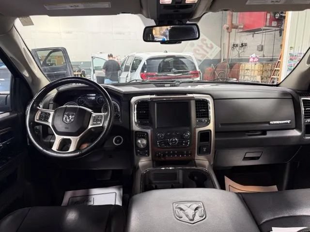 Used 2017 RAM 1500 Laramie w/ Convenience Group AWD/4WD image 4