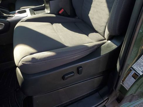 Used 2022 Nissan Frontier SV w/ Technology Package image 15