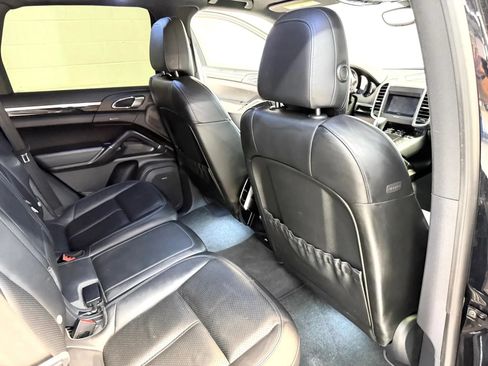 Used 2013 Porsche Cayenne S AWD/4WD image 28