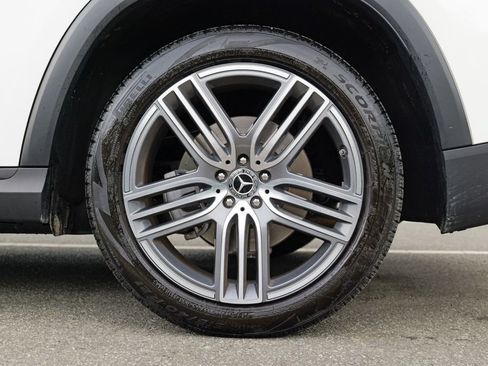 Used 2024 Mercedes-Benz GLS 450 4MATIC image 14