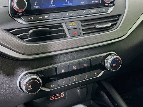 Used 2024 Nissan Altima 2.5 SR image 22