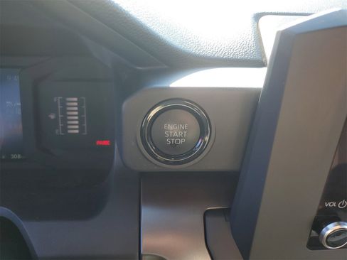 Certified 2025 Toyota Tacoma SR5 image 29