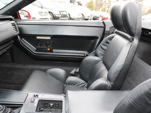 Used 1989 Chevrolet Corvette Convertible RWD image 14