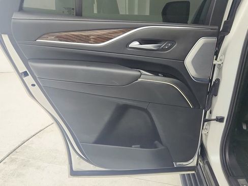 Certified 2021 Cadillac Escalade Premium Luxury Platinum image 30