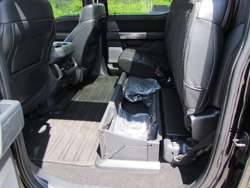 Used 2024 Ford F350 Platinum w/ Tremor Off-Road Package image 36