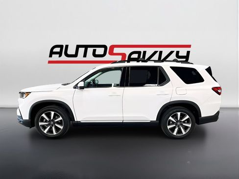 Used 2024 Honda Pilot Touring image 4