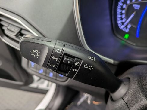 Used 2020 Hyundai Santa Fe SEL w/ Convenience Package AWD/4WD image 18