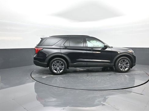 New 2026 Ford Explorer Active w/ Active Comfort Package image 8