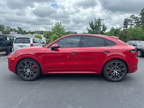 Used 2025 Porsche Cayenne GTS AWD/4WD image 2