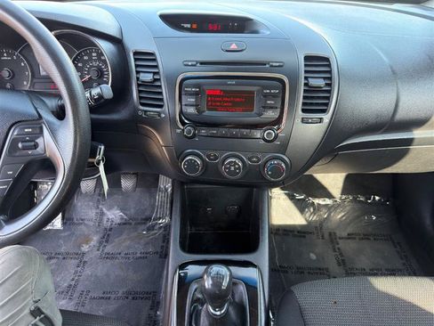 Used 2017 Kia Forte LX FWD image 14