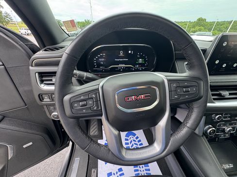 Used 2022 GMC Yukon SLT w/ SLT Premium Package AWD/4WD image 18