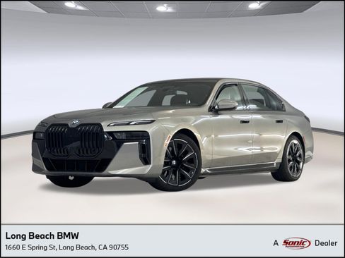 Used 2023 BMW i7 xDrive60 AWD/4WD image 1