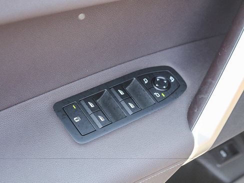 Used 2024 BMW iX xDrive50 w/ Convenience Package AWD/4WD image 30