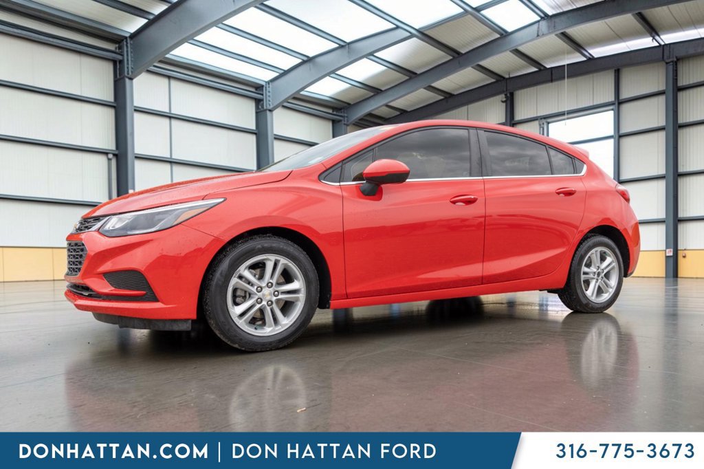 Used 2018 Chevrolet Cruze LT w/ Convenience Package FWD image 2