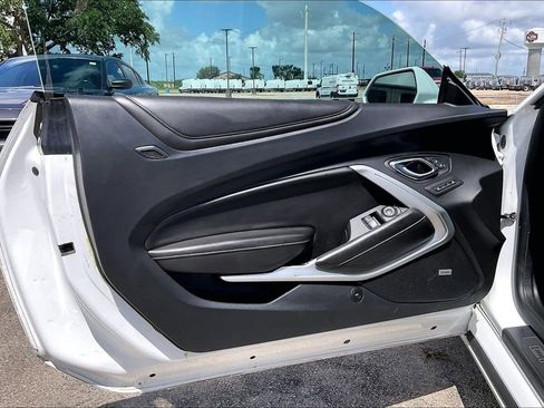 Used 2016 Chevrolet Camaro SS RWD image 15