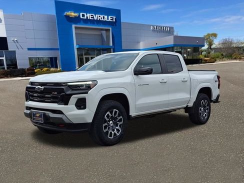 Used 2024 Chevrolet Colorado Z71 w/ Z71 Convenience Package 2 AWD/4WD image 34