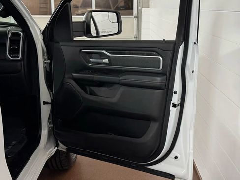 Used 2022 RAM 1500 Big Horn AWD/4WD image 38