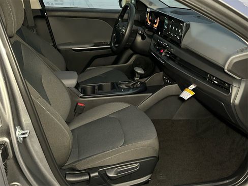 New 2025 Kia K4 LXS image 9