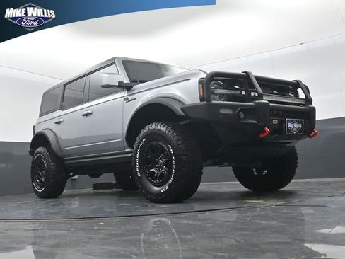 Used 2023 Ford Bronco Outer Banks w/ Sasquatch Package AWD/4WD image 17