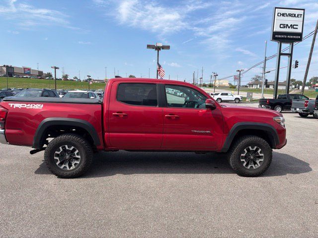 Used 2018 Toyota Tacoma TRD Off-Road AWD/4WD image 11