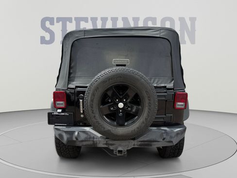 Used 2016 Jeep Wrangler Unlimited Sport w/ Quick Order Package 24S AWD/4WD image 4