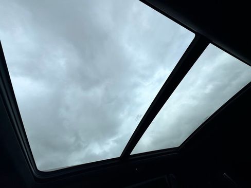 Used 2025 Cadillac Escalade V image 31