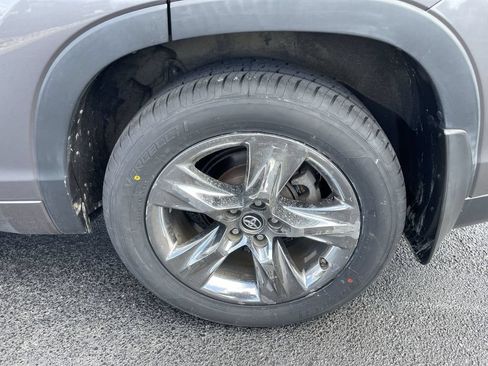 Used 2019 Toyota Highlander Limited Platinum AWD/4WD image 8