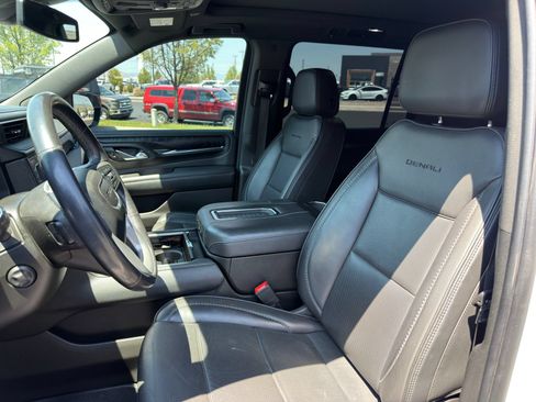 Used 2022 GMC Yukon XL Denali w/ Max Trailering Package AWD/4WD image 9