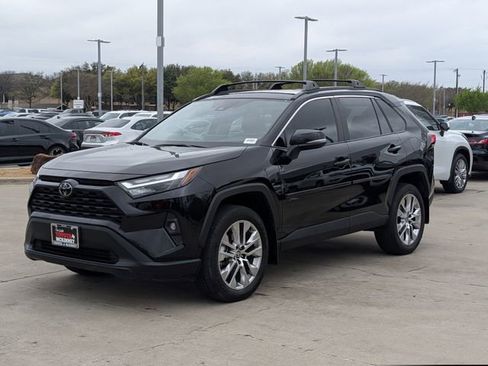 Used 2024 Toyota RAV4 XLE Premium image 10