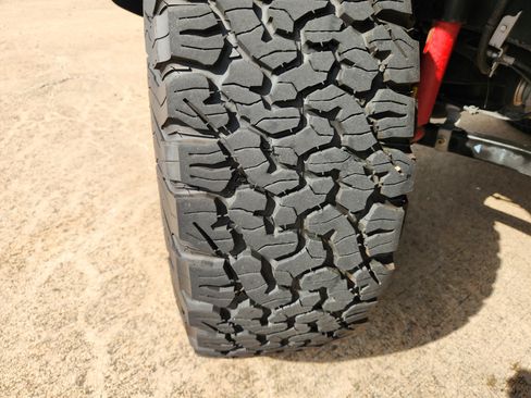 Used 2025 Jeep Wrangler Unlimited Rubicon AWD/4WD image 12