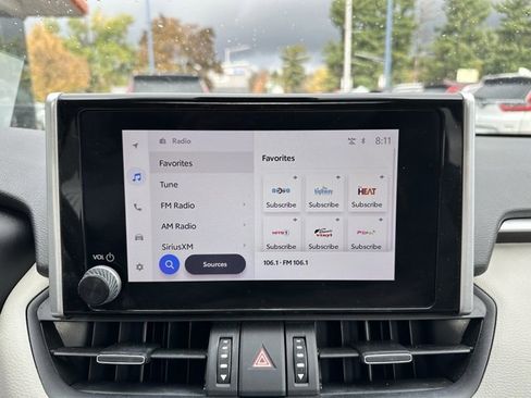 Used 2023 Toyota RAV4 XLE Premium image 22