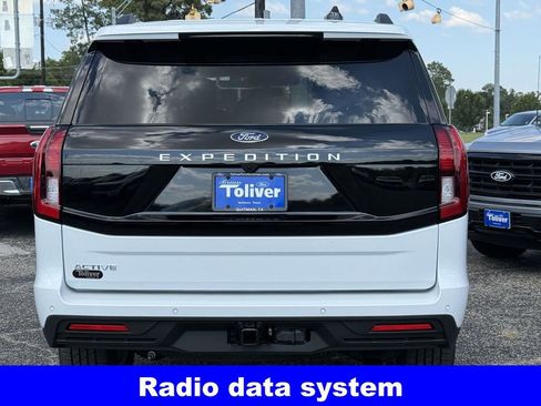 New 2025 Ford Expedition Active image 8
