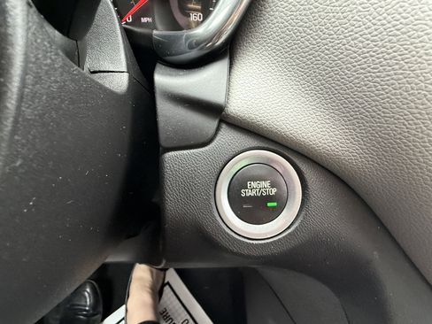 Used 2019 Chevrolet Equinox LT image 19