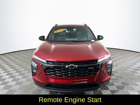 Used 2024 Chevrolet Trax RS image 4