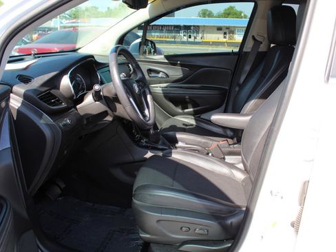 Used 2022 Buick Encore Preferred w/ Safety Package AWD/4WD image 9