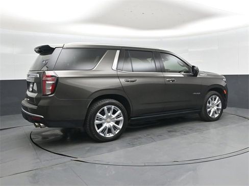 Used 2021 Chevrolet Tahoe High Country image 3