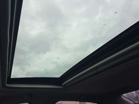 Used 2016 MAZDA MAZDA3 i Touring image 32