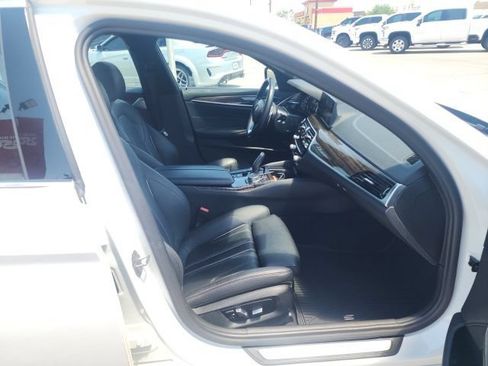 Used 2019 BMW 530e RWD image 25