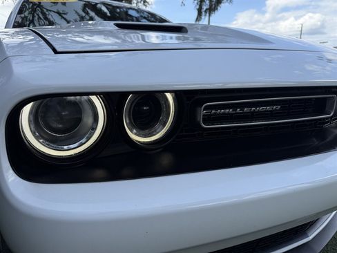 Used 2020 Dodge Challenger SXT RWD image 9