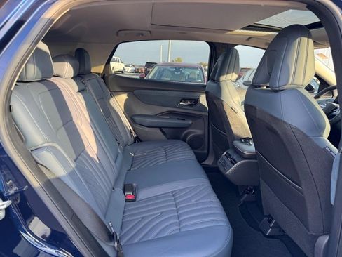 Used 2023 Nissan Ariya image 10