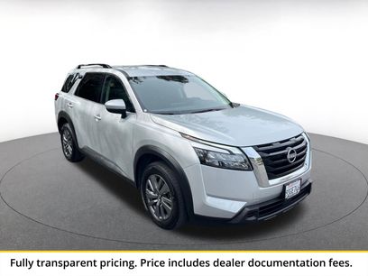 Used 2025 Nissan Pathfinder SV