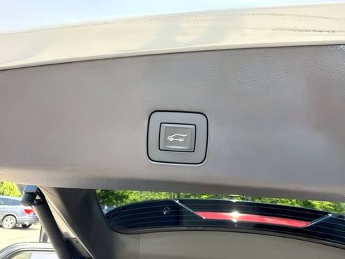 Used 2025 Chevrolet TrailBlazer LT w/ Convenience Package AWD/4WD image 22