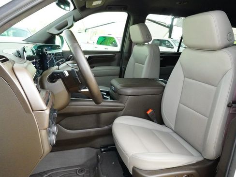 Used 2025 Chevrolet Tahoe LT w/ Comfort Package image 28