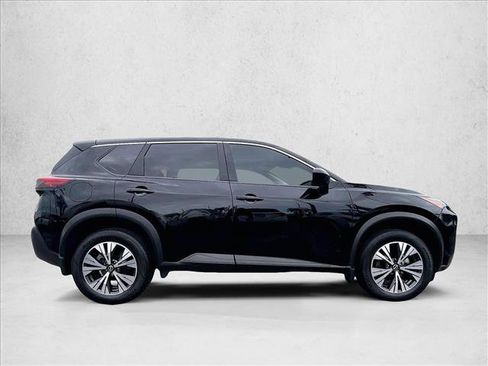 Used 2023 Nissan Rogue SV image 5