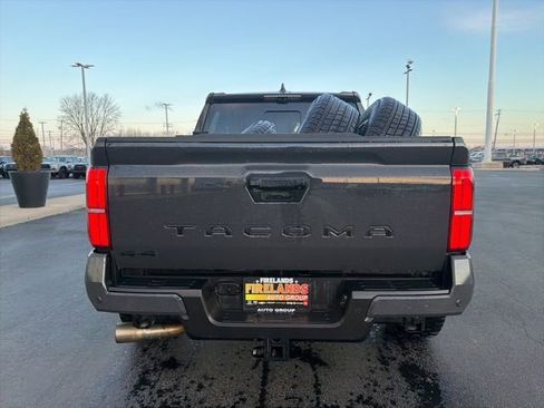Used 2025 Toyota Tacoma TRD Sport w/ TRD Sport Premium Package image 6