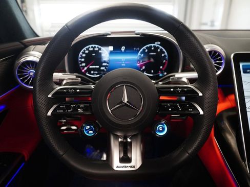 Used 2025 Mercedes-Benz SL 63 AMG 4MATIC image 18