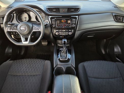 Used 2020 Nissan Rogue SV image 8